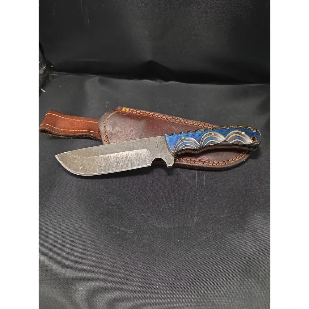 DM1334 Damascus Blue River Hunter 256 Layers Blade Wood Handle Leather Sheath